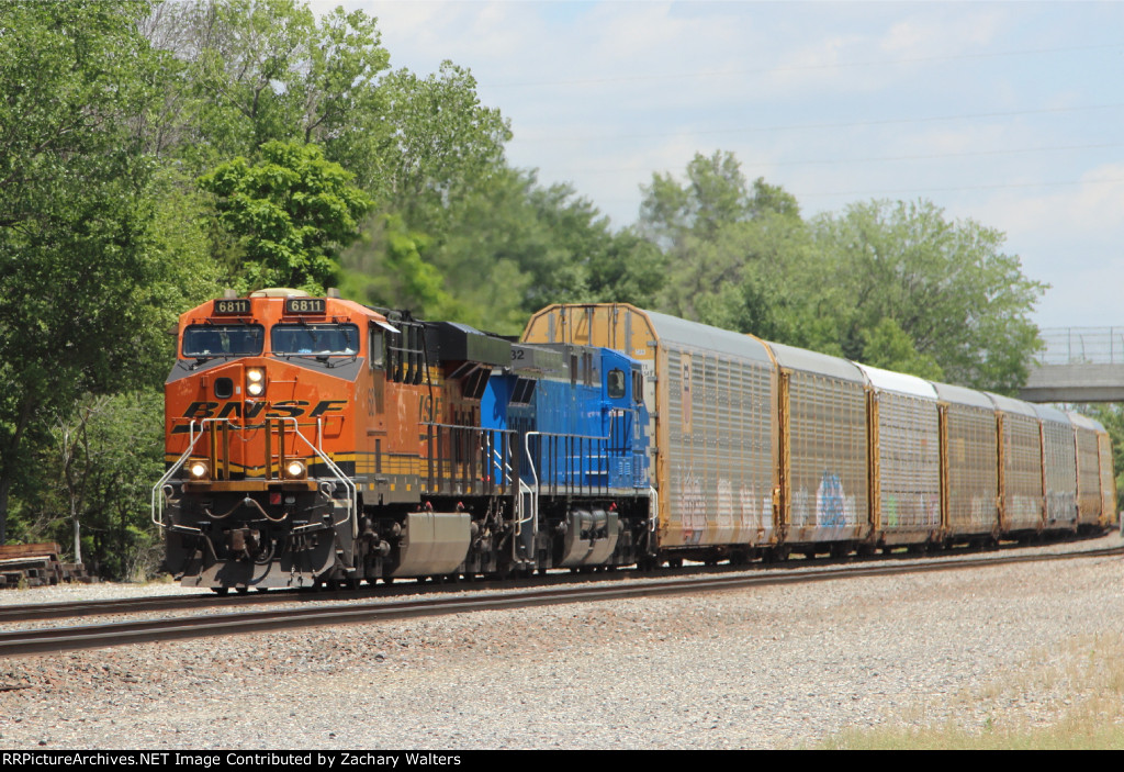 BNSF 6811